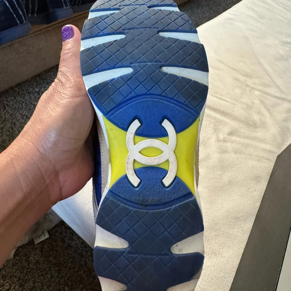 Chanel shoes - Picture 4 of 10